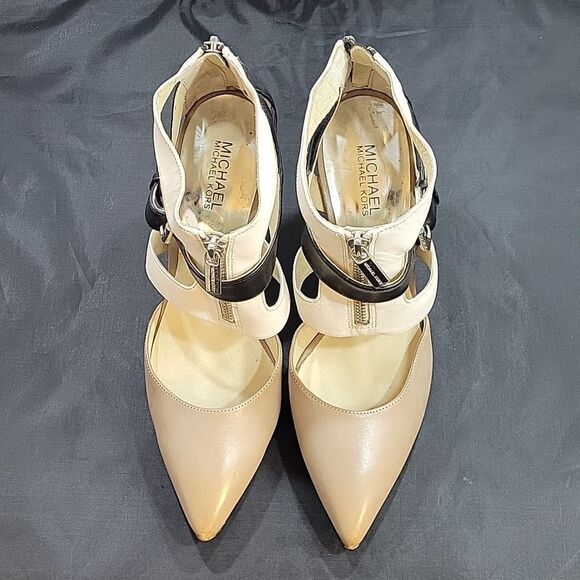 MICHEAL MICHEAL KORS ANKLE  WOMEN"S BOOT - Picture 2 of 16